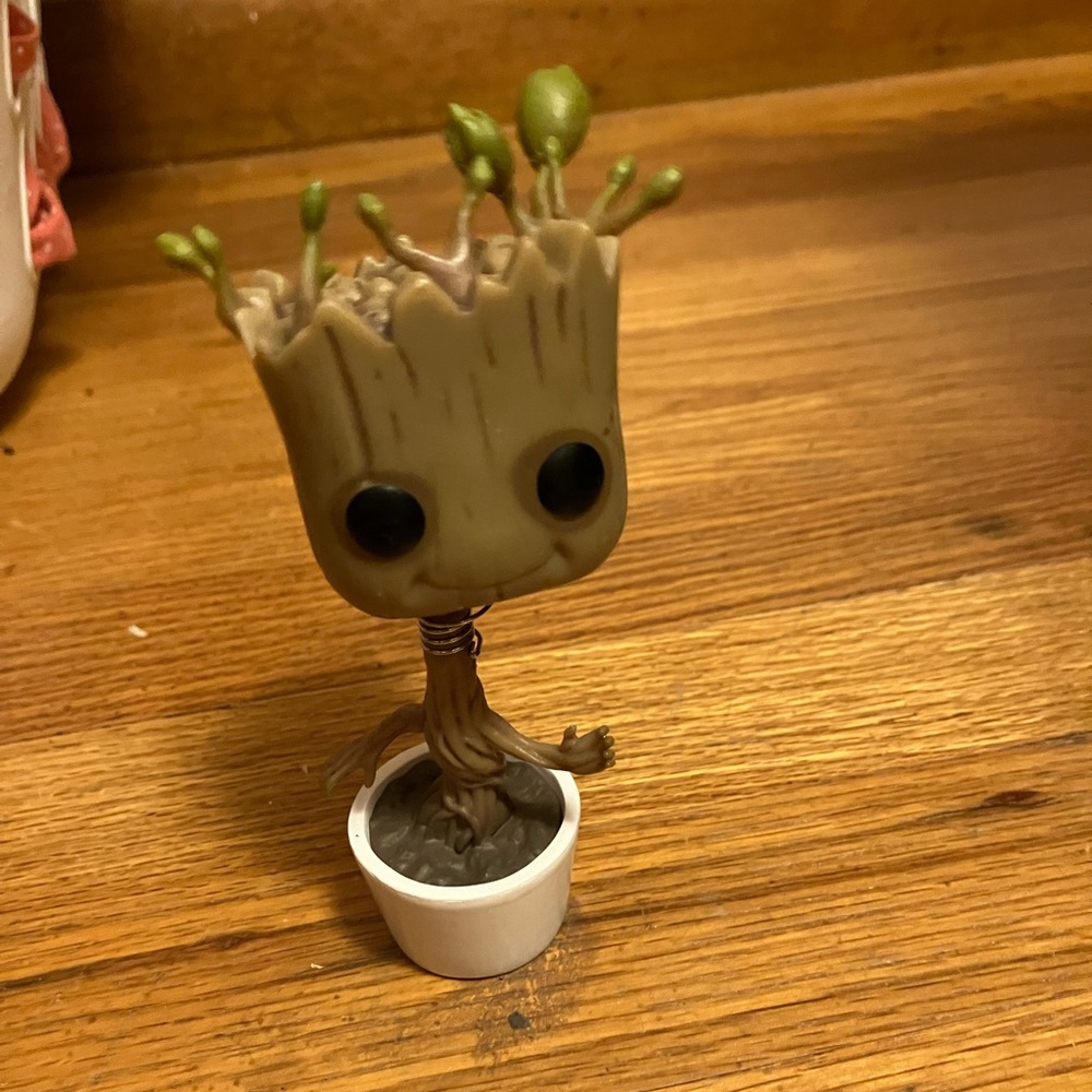 Little Groot bobble head